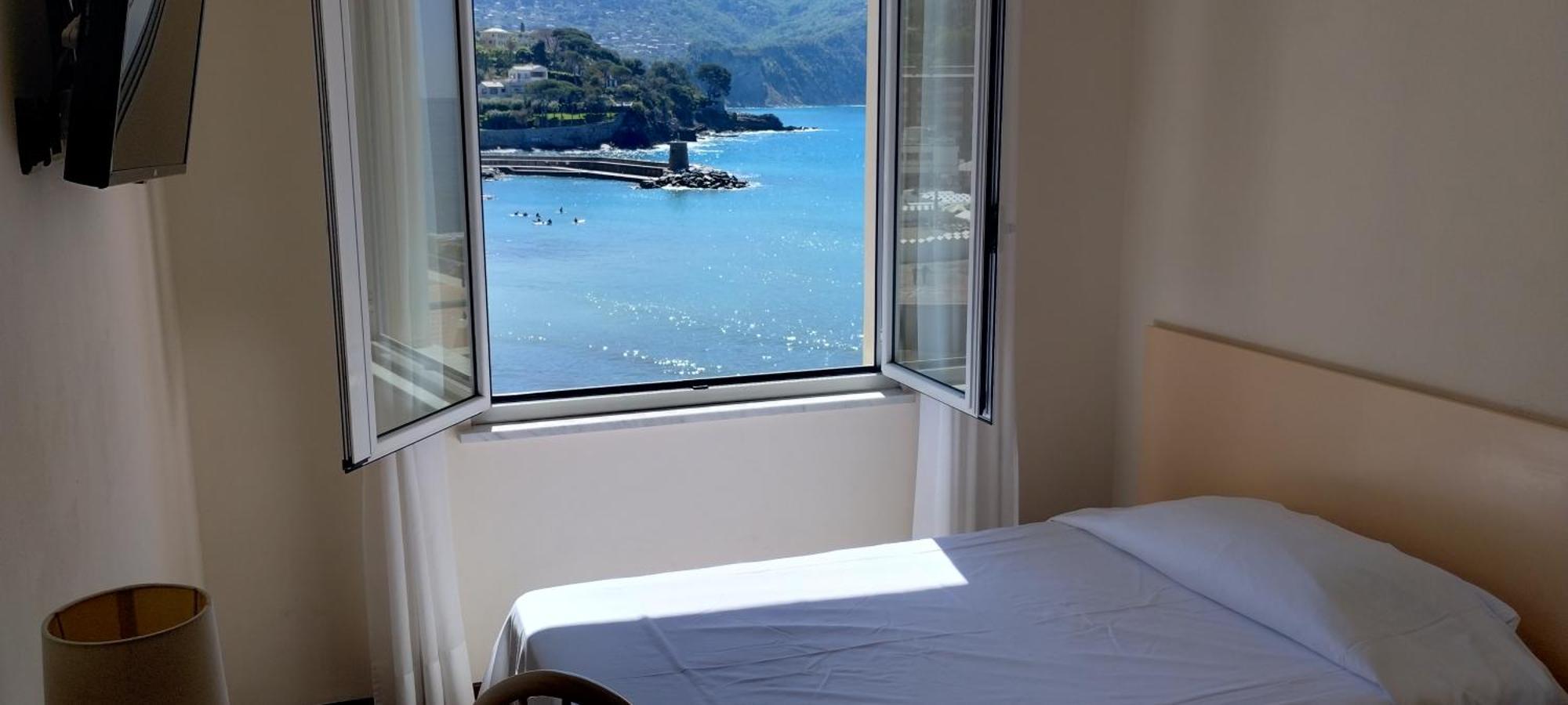 Hotel Elena 3*