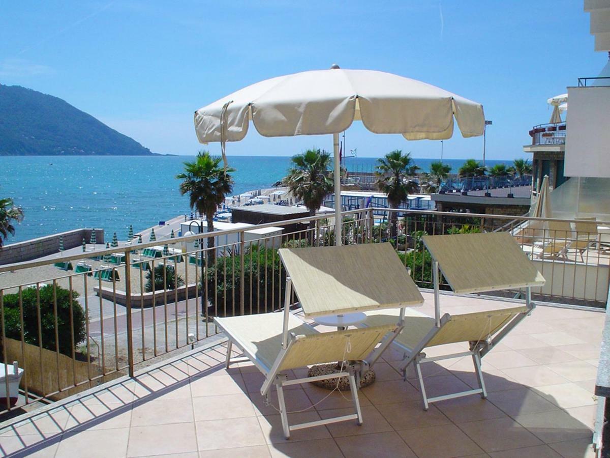 Elena 3* Recco