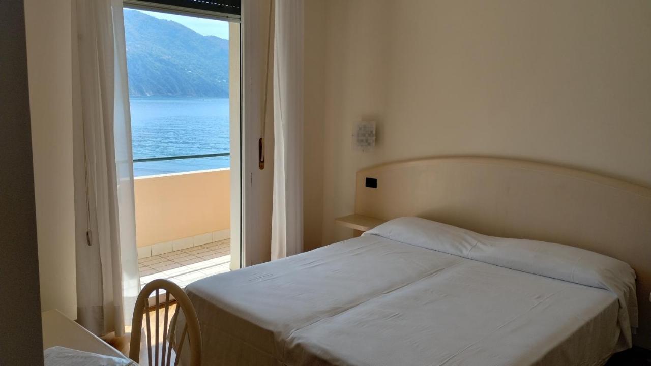 Elena 3* Recco