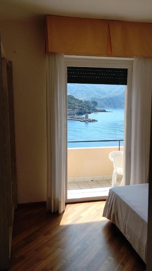 Elena 3* Recco