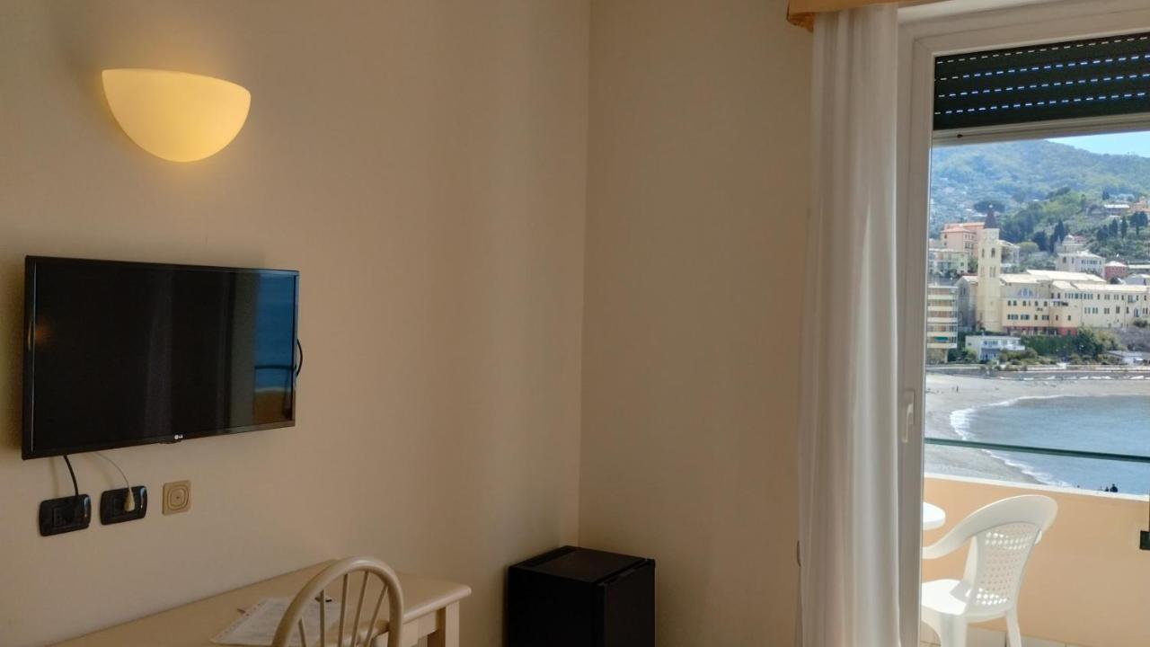 Elena 3* Recco