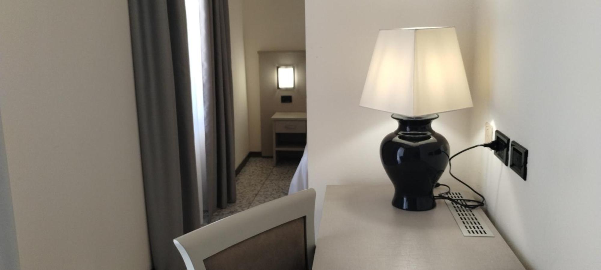 Hotel Elena 3*