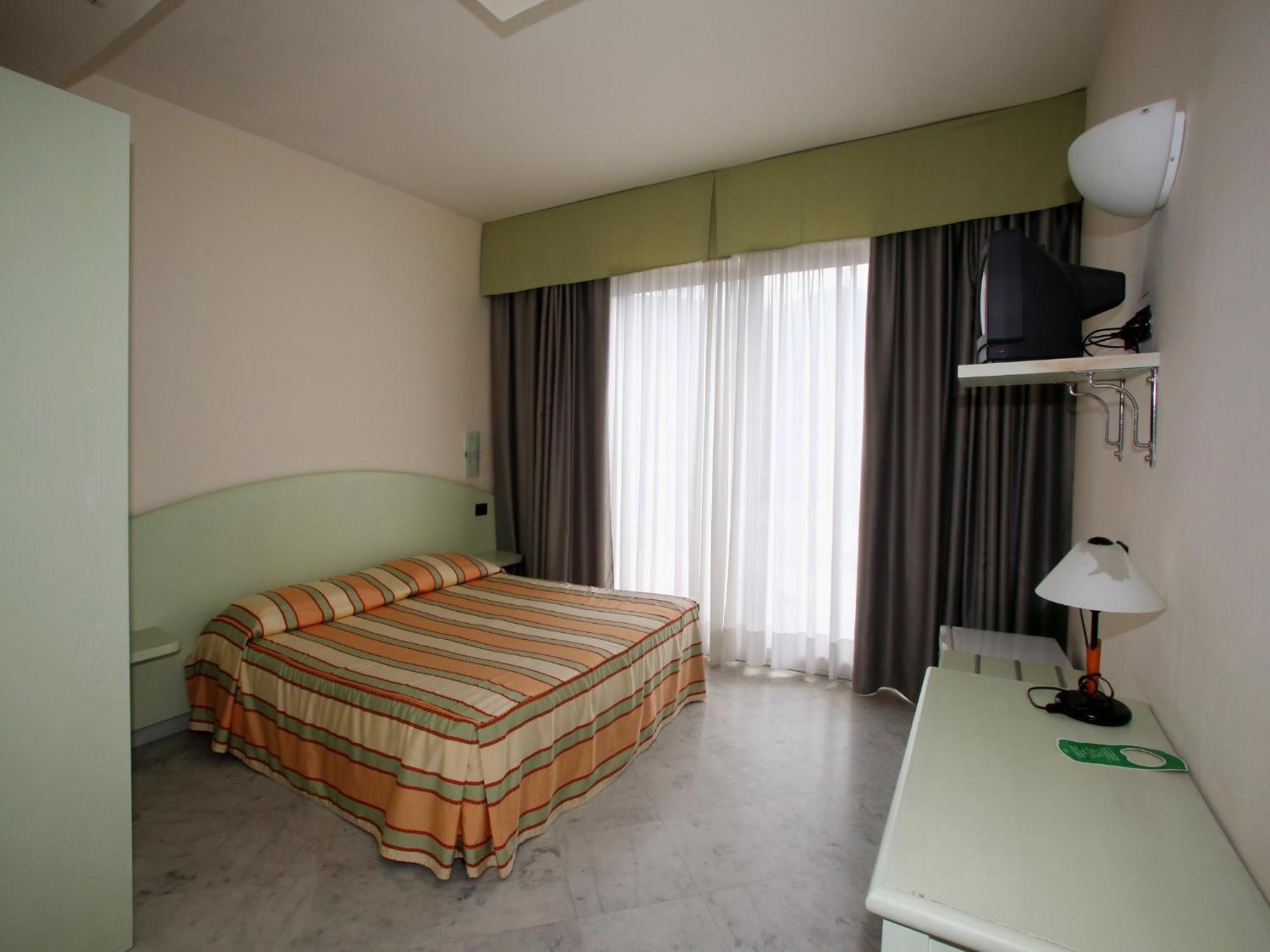Elena 3* Recco