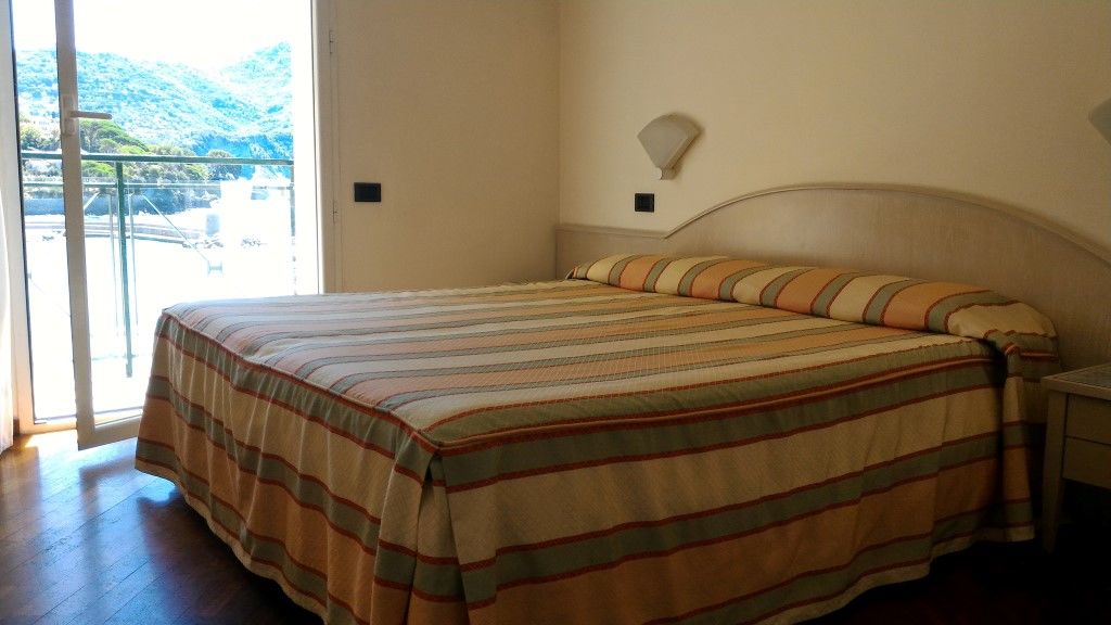 Elena 3* Recco